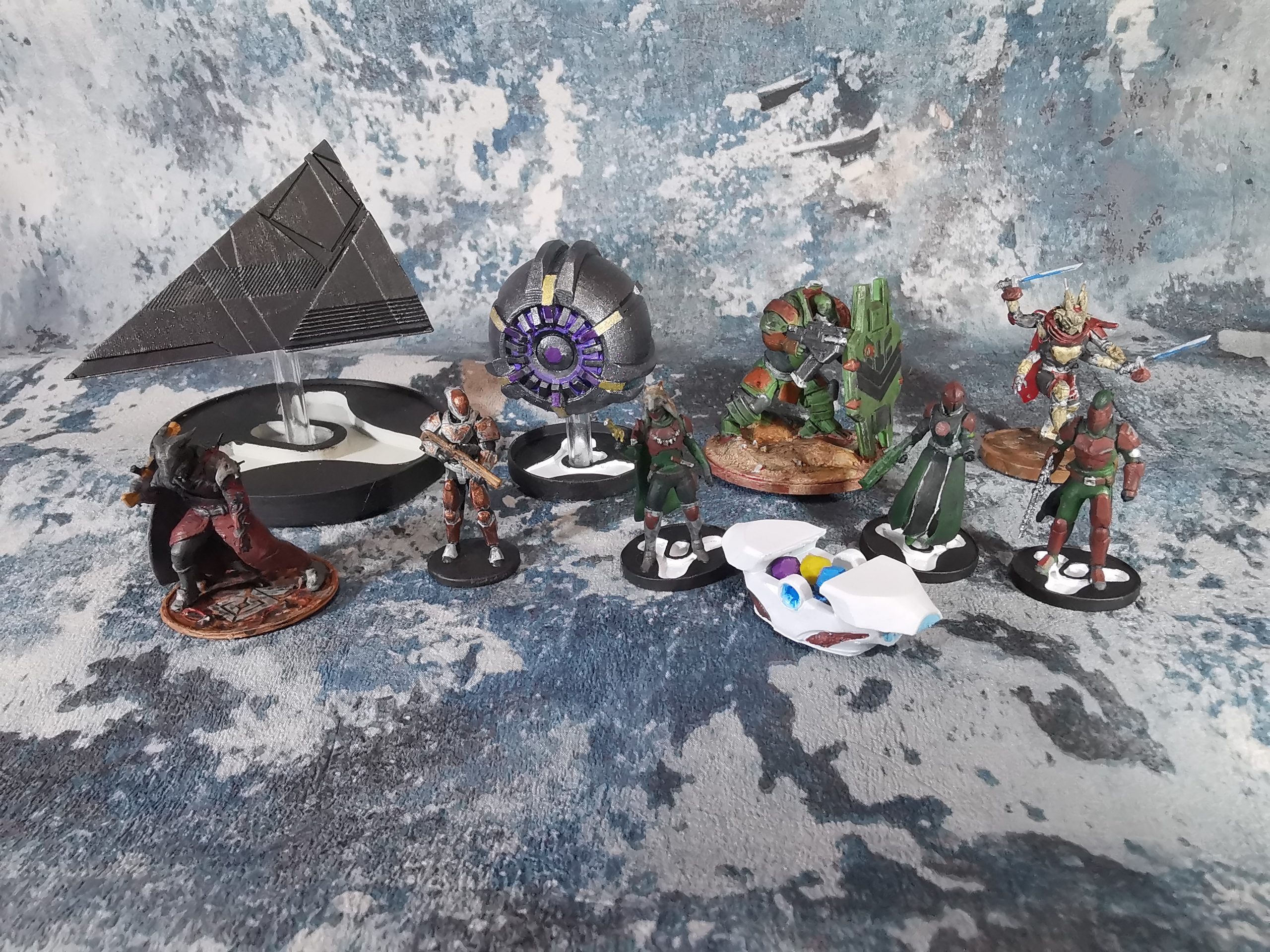 destiny-2-miniatures-1